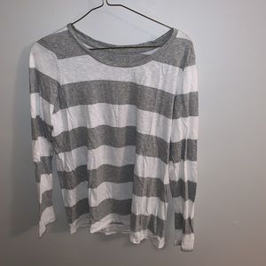 gap grey & white long sleeve